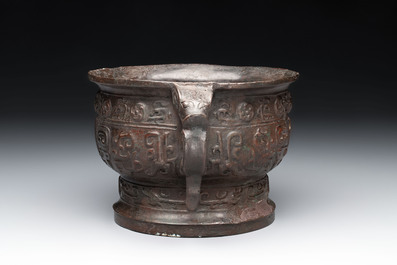 A Chinese archaic bronze food vessel, 'gui 簋', Western Zhou