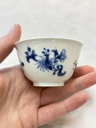 Six Chinese blue and white cups and seven saucers, 18/19th C.