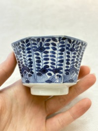 Six Chinese blue and white cups and seven saucers, 18/19th C.