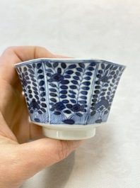 Six Chinese blue and white cups and seven saucers, 18/19th C.