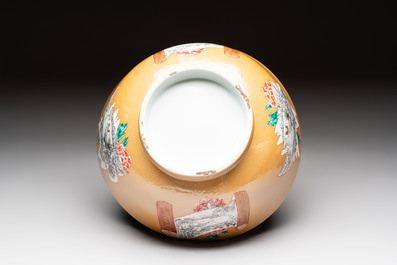 A Chinese famille rose capucin-ground bowl with landscape design, Qianlong