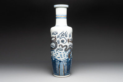 A large Chinese gilt-decorated blue and white 'dragon' rouleau vase, 19th C.