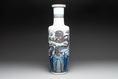 A large Chinese gilt-decorated blue and white 'dragon' rouleau vase, 19th C.