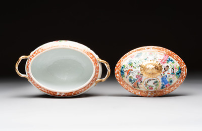 A Chinese Canton famille rose 12-piece diner service with figural design, 19th C.