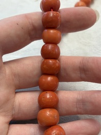 A Chinese red coral necklace, 19th C.