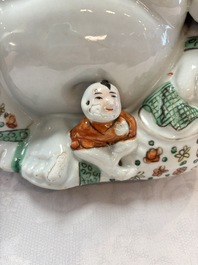 Two Chinese famille rose Milefo Buddhas, Zhu Mao Ji 朱茂記造 mark, 20th C.