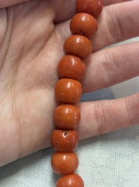 A Chinese red coral necklace, 19th C.