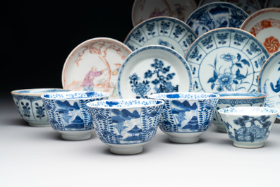A collection of 14 Chinese blue, white and famille rose cups and 22 saucers, 18/19th C.
