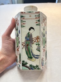 A Chinese famille verte hexagonal tea caddy and cover, 19th C.