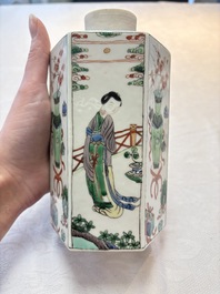A Chinese famille verte hexagonal tea caddy and cover, 19th C.
