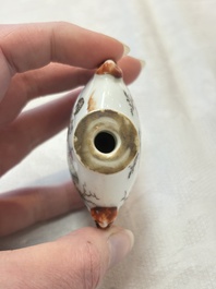 A Chinese famille rose snuff bottle with figural design, 19th C.