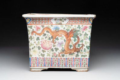 A pair of square Chinese famille rose 'dragon and phoenix' jardini&egrave;res, 19th C.