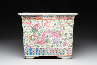 A pair of square Chinese famille rose 'dragon and phoenix' jardini&egrave;res, 19th C.