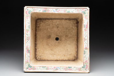 A pair of square Chinese famille rose 'dragon and phoenix' jardini&egrave;res, 19th C.