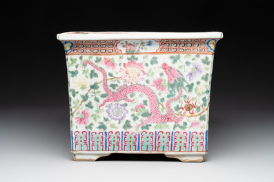 A pair of square Chinese famille rose 'dragon and phoenix' jardini&egrave;res, 19th C.
