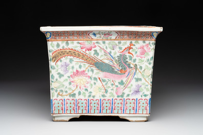 A pair of square Chinese famille rose 'dragon and phoenix' jardini&egrave;res, 19th C.