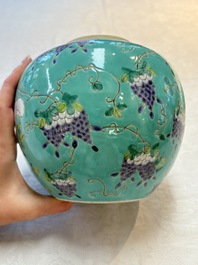 A Chinese turquoise-ground 'Da Ya Zhai 大雅齋' jar and cover, Yong Qing Chang Chun 永慶長春 mark, 19/20th C.