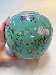 A Chinese turquoise-ground 'Da Ya Zhai 大雅齋' jar and cover, Yong Qing Chang Chun 永慶長春 mark, 19/20th C.