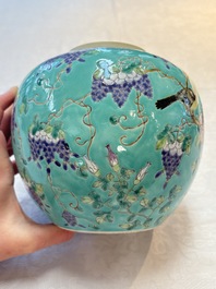 A Chinese turquoise-ground 'Da Ya Zhai 大雅齋' jar and cover, Yong Qing Chang Chun 永慶長春 mark, 19/20th C.
