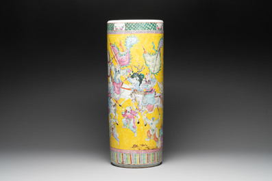 A large Chinese famille rose 'warriors on horseback' cylindrical vase, 19th C.