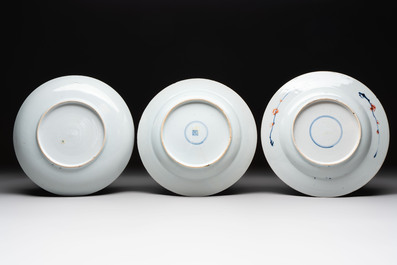 Six Chinese famille verte and Imari-style plates, Kangxi/Yongzheng