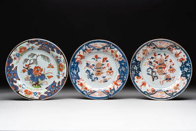 Six Chinese famille verte and Imari-style plates, Kangxi/Yongzheng