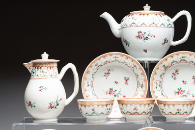 A Chinese famille rose 22-piece tea service with floral design, Qianlong