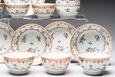 A Chinese famille rose 22-piece tea service with floral design, Qianlong