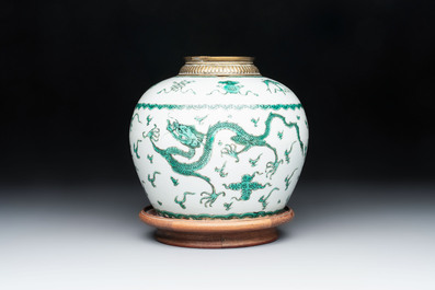 A Chinese green-enamelled 'dragon' jar mounted as a lamp, 18/19th C.
