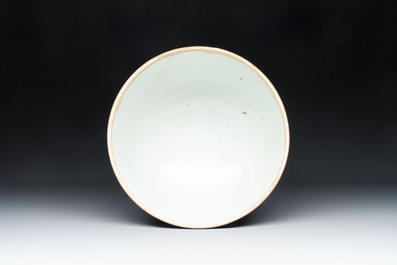 A Chinese famille verte 'antiquities' bowl and cover, Kangxi