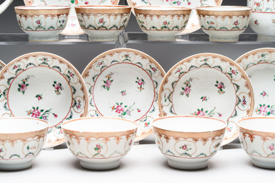 A Chinese famille rose 22-piece tea service with floral design, Qianlong