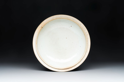 A Chinese famille verte 'antiquities' bowl and cover, Kangxi