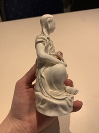 Two Chinese Dehua blanc de Chine figures of Guanyin, Xuande mark, 19/20th C.