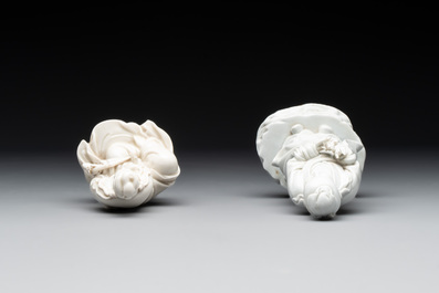 Two Chinese Dehua blanc de Chine figures of Guanyin and Shoulao and a pair of Buddhist lions, He Chaozong 何朝宗 mark, 18/19th C.