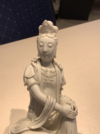 Two Chinese Dehua blanc de Chine figures of Guanyin, Xuande mark, 19/20th C.