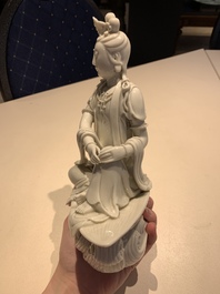 Two Chinese Dehua blanc de Chine figures of Guanyin, Xuande mark, 19/20th C.