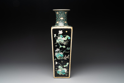 A Chinese famille noire square vase with floral design, Chenghua mark, 19th C.