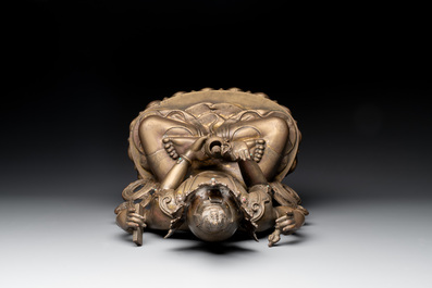 A large Nepalese bronze sculpture of Usnisavijaya, 20th C.