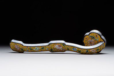 A Chinese Beijing enamel yellow-ground 'Bajixiang' ruyi sceptre, Qianlong mark, 19/20th C.