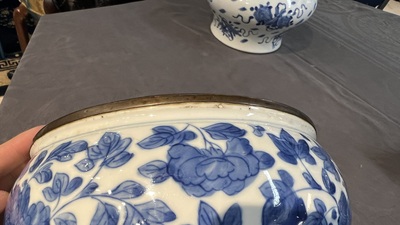 Two Chinese blue and white 'Bleu de Hue' jars for the Vietnamese market, 19th C.