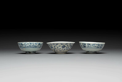 A collection of ten Chinese blue and white bowls, Ming