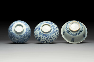 A collection of ten Chinese blue and white bowls, Ming