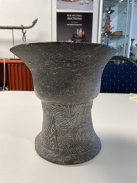 A massive Ban Chiang culture pottery vessel and two grey pottery jars, Thailand 7/4th C. B.C.