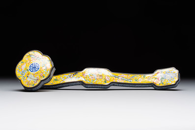 A Chinese Beijing enamel yellow-ground 'Bajixiang' ruyi sceptre, Qianlong mark, 19/20th C.