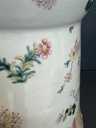 A large Chinese famille rose pedestal stand with floral design, 19th C.
