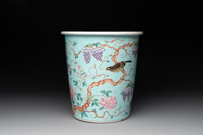 A Chinese famille rose turquoise-ground Da Ya Zhai-style jardini&egrave;re, 19th C.