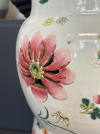 A large Chinese famille rose pedestal stand with floral design, 19th C.