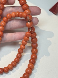A Chinese red coral necklace, 19th C.