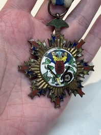 A Chinese 'Order of Extreme Bravery' medal (Order of the Golden Lion), inscribed Chi Dan 赤膽, Republic