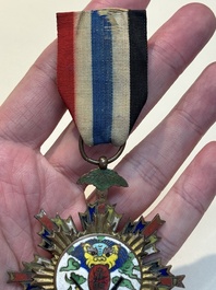 A Chinese 'Order of Extreme Bravery' medal (Order of the Golden Lion), inscribed Chi Dan 赤膽, Republic